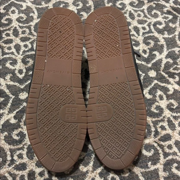 Men’s Givenchy Sneakers - Picture 5 of 7
